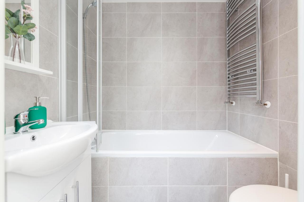 2 Bedrooms Serviced Apartment Excel Exhibition Centre, O2 Arena, Stratford Olympic City, Forest Gate, Central 런던 외부 사진